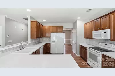 4010 Lawrence Daniel Drive, Matthews, NC 28104 - Photo 7