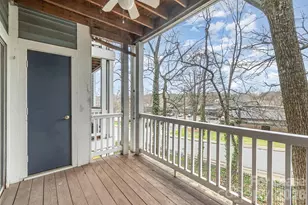 2512 Cranbrook Ln, Charlotte, NC 28207 - Photo 17