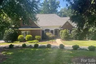 675 Heather Dr, Lincolnton, NC 28092 - Photo 1