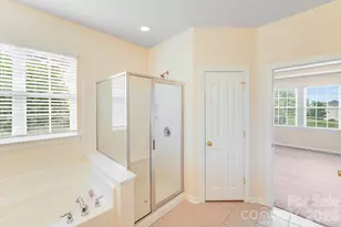6227 Castlecove Rd, Charlotte, NC 28278 - Photo 13