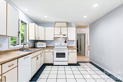 23 S Oaks Circle, Asheville, NC 28806 - Photo 7