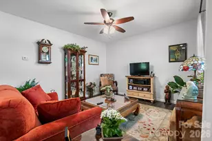 244 Holly St, Hudson, NC 28638 - Photo 5