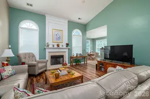11132 Chastain Parc Dr, Charlotte, NC 28216 - Photo 3