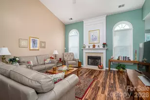 11132 Chastain Parc Dr, Charlotte, NC 28216 - Photo 5