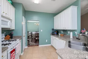 11132 Chastain Parc Dr, Charlotte, NC 28216 - Photo 7