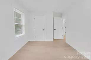 1351 Orvis St, Charlotte, NC 28216 - Photo 17