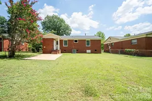 1351 Orvis St, Charlotte, NC 28216 - Photo 31