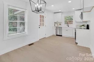 1351 Orvis St, Charlotte, NC 28216 - Photo 5