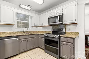 13110 Graymist Dr, Charlotte, NC 28215 - Photo 11