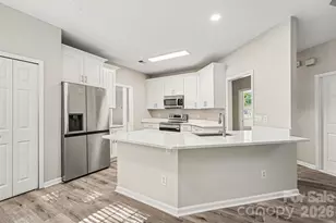 7731 Beaker Ct, Charlotte, NC 28269 - Photo 5