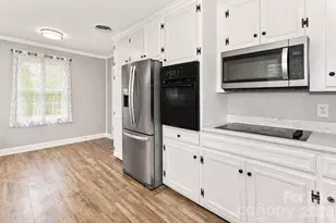 535 N Carolina Ave, Statesville, NC 28677 - Photo 13