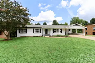 535 N Carolina Ave, Statesville, NC 28677 - Photo 1