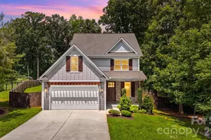 5810 Dwayne Starnes Dr, Hickory, NC 28602 - Photo 1