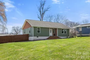 1844 Willow Rd, Hendersonville, NC 28739 - Photo 1