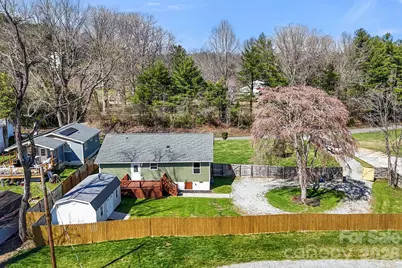 1844 Willow Road, Hendersonville, NC 28739 - Photo 3
