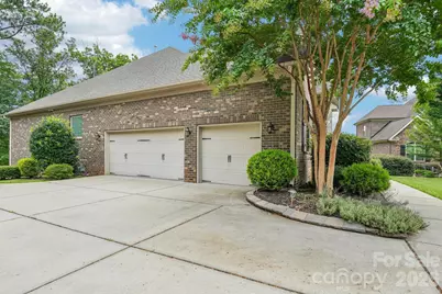 16521 Governors Club Court, Charlotte, NC 28278 - Photo 3