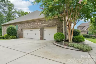 16521 Governors Club Ct, Charlotte, NC 28278 - Photo 3
