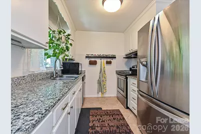 4730 Crestmont Drive, Charlotte, NC 28205 - Photo 13