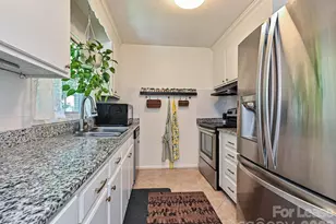 4730 Crestmont Dr, Charlotte, NC 28205 - Photo 13
