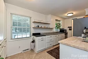 4730 Crestmont Dr, Charlotte, NC 28205 - Photo 11