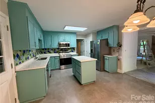 5424 Gristmill Ln, Charlotte, NC 28227 - Photo 3
