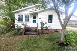 901 State St, Marion, NC 28752 - Photo 1