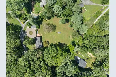 242 N Hills Drive, Hendersonville, NC 28791 - Photo 3
