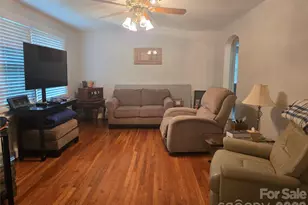 1326 26th St SW, Hickory, NC 28602 - Photo 9