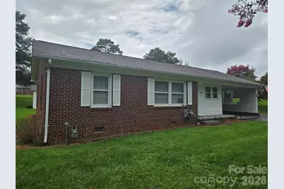 1326 26th Street SW, Hickory, NC 28602 - Photo 3