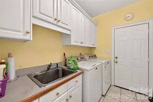 3517 Wylie Meadow Ln, Charlotte, NC 28269 - Photo 23