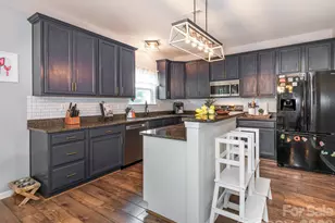 8208 Stourhead Gardens Ln, Waxhaw, NC 28173 - Photo 7