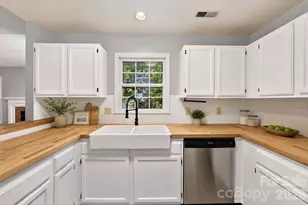 3220 Selwyn Farms Ln, Charlotte, NC 28209 - Photo 7