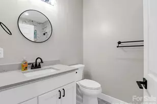 180 Ridgeview Dr, Hendersonville, NC 28792 - Photo 27
