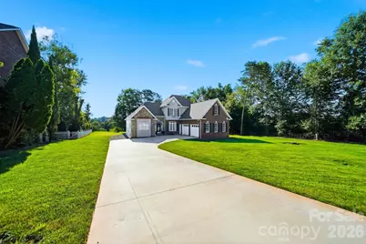 4510 18th Street Lane NE, Hickory, NC 28601 - Photo 3