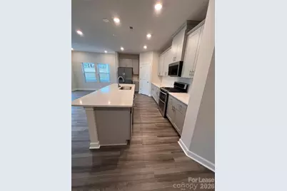 9850 Festival Way, Charlotte, NC 28215 - Photo 5