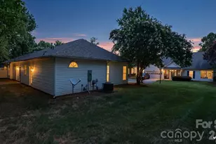 10305 Flat Stone Rd, Charlotte, NC 28213 - Photo 17