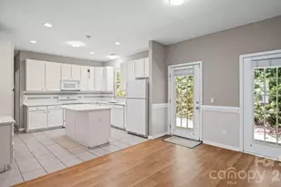 10305 Flat Stone Rd, Charlotte, NC 28213 - Photo 5