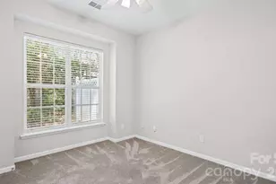 10305 Flat Stone Rd, Charlotte, NC 28213 - Photo 9