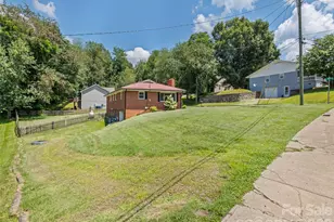 23 Elm St, Canton, NC 28716 - Photo 5