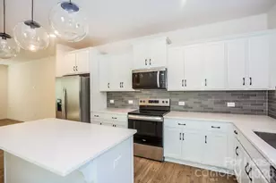 11828 Avocet St, Charlotte, NC 28215 - Photo 7
