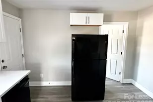920 Holt St, Lexington, NC 27292 - Photo 3