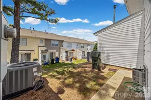 3240 Barons Court Rd, Charlotte, NC 28213 - Photo 25