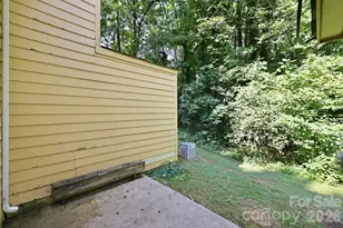 4033 Briarhill Dr, Charlotte, NC 28215 - Photo 11