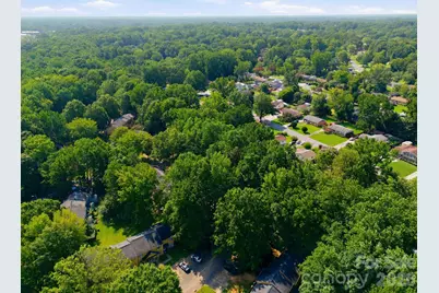 4033 Briarhill Drive, Charlotte, NC 28215 - Photo 7