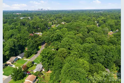 4033 Briarhill Drive, Charlotte, NC 28215 - Photo 5