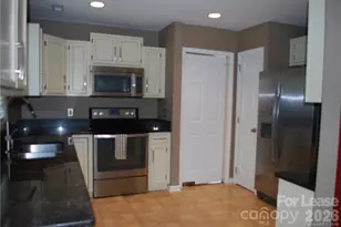 3229 Silver Pond Ct, Charlotte, NC 28210 - Photo 5