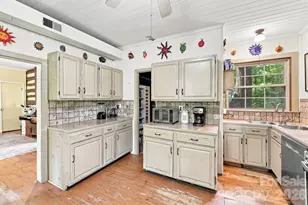 1925 Laurel Park Hwy, Hendersonville, NC 28739 - Photo 27