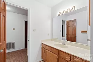 10211 Meadow Hollow Dr, Charlotte, NC 28227 - Photo 27