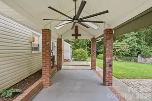10211 Meadow Hollow Dr, Charlotte, NC 28227 - Photo 31