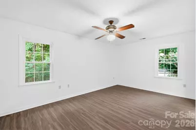 10211 Meadow Hollow Drive, Charlotte, NC 28227 - Photo 19
